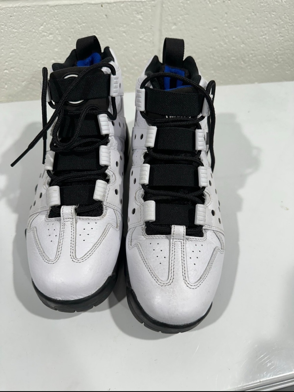 Nike Barkley White and Black Men's Sneakers with Blue Accents